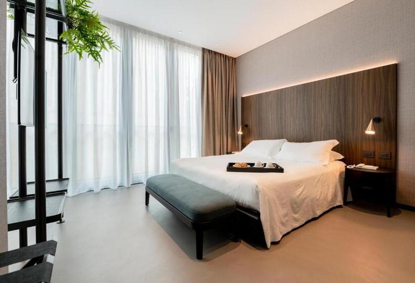 سوییت جونیور لوکس, Duparc Contemporary Suites