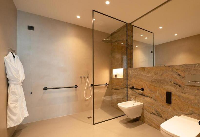 سوییت جونیور لوکس, Duparc Contemporary Suites