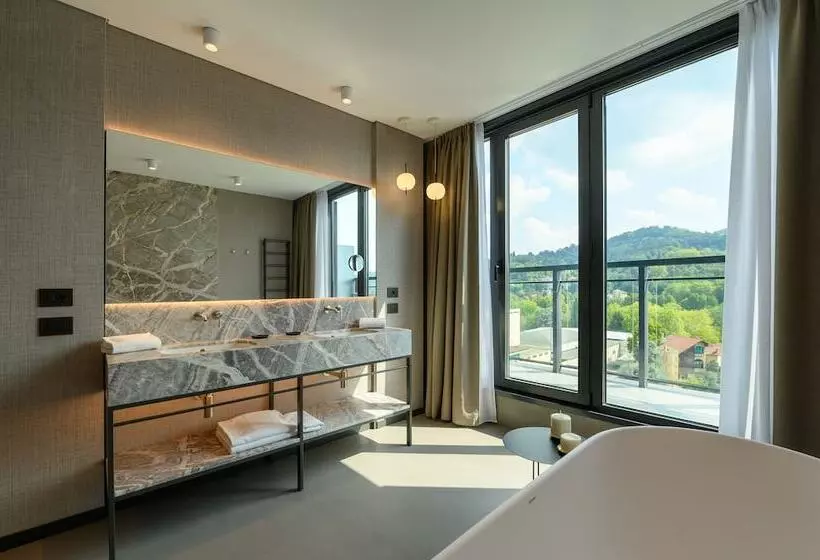 سوییت جونیور لوکس, Duparc Contemporary Suites
