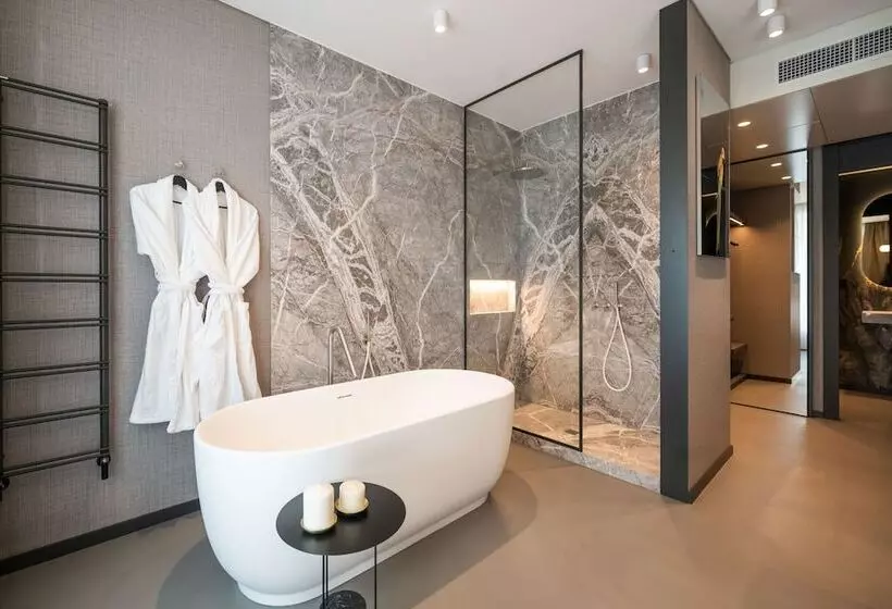سوییت جونیور لوکس, Duparc Contemporary Suites