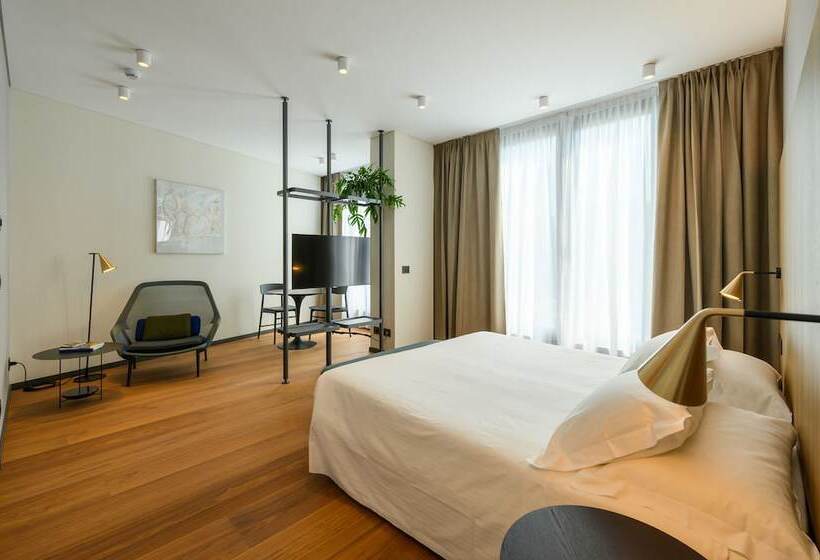 سوییت جونیور لوکس, Duparc Contemporary Suites