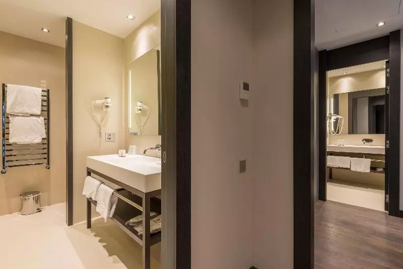 سوییت لوکس, Duparc Contemporary Suites