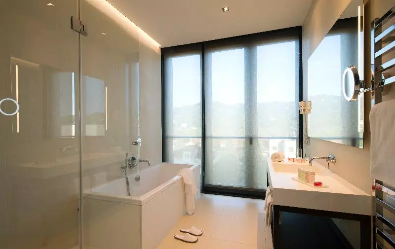 سوییت جونیور لوکس, Duparc Contemporary Suites