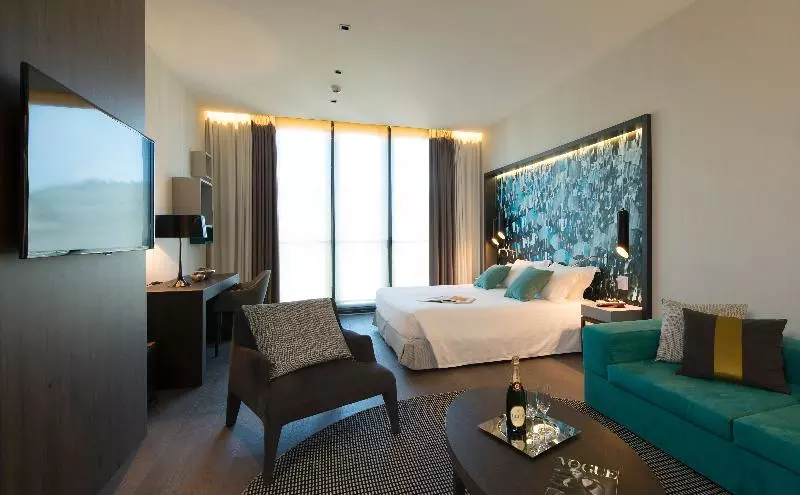 سوییت جونیور لوکس, Duparc Contemporary Suites