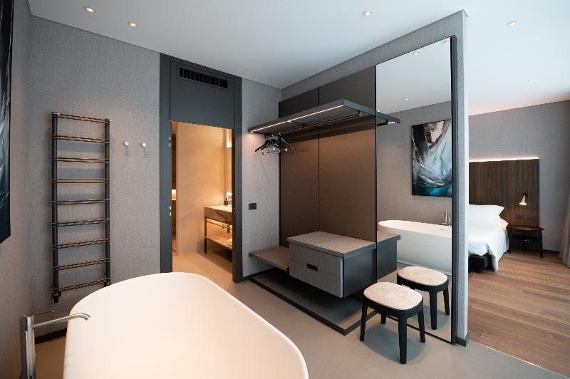 سوییت جونیور لوکس, Duparc Contemporary Suites