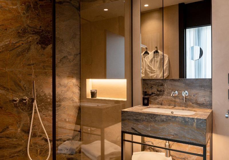 سوییت جونیور لوکس, Duparc Contemporary Suites