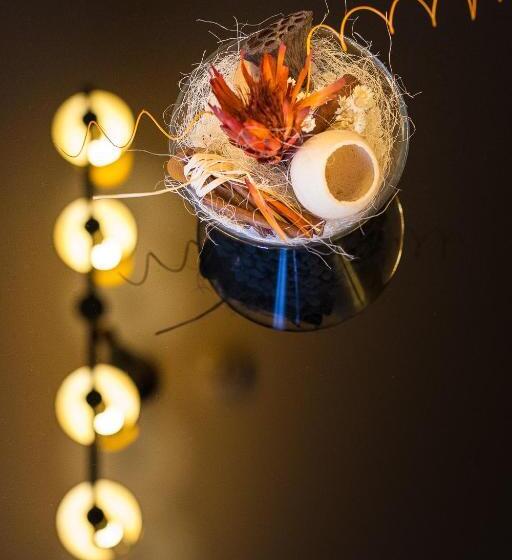 سوییت, Europa Royale Bucharest