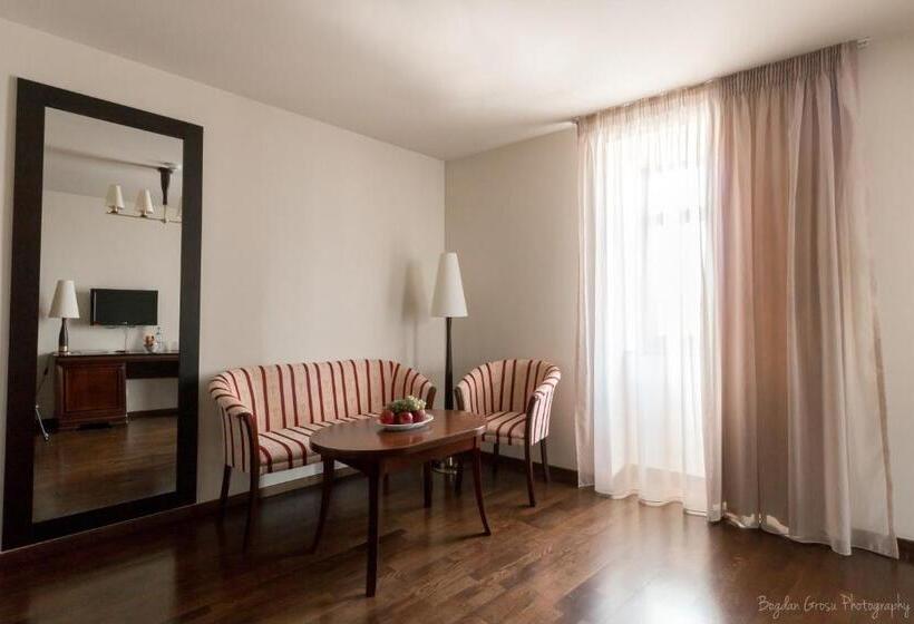 سوییت, Europa Royale Bucharest