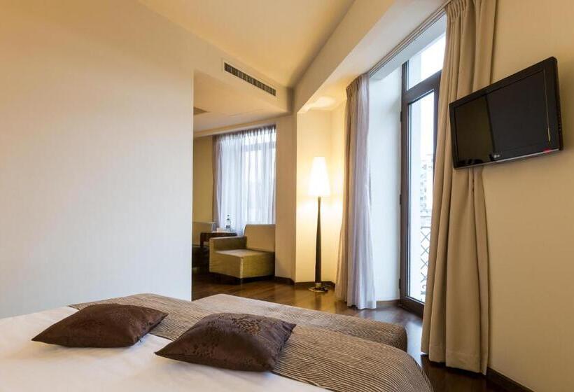 Camera Deluxe, Europa Royale Bucharest