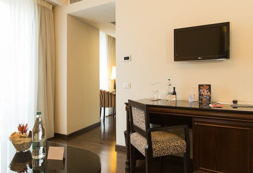 Suite, Europa Royale Bucharest