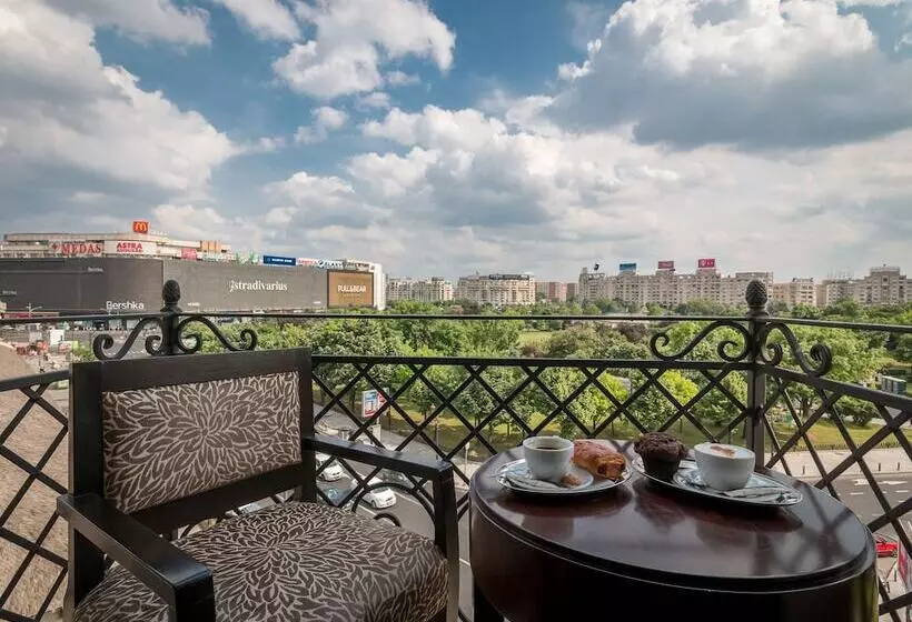 سوییت, Europa Royale Bucharest