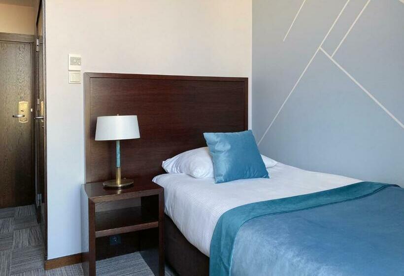 经典单人间, Europeum