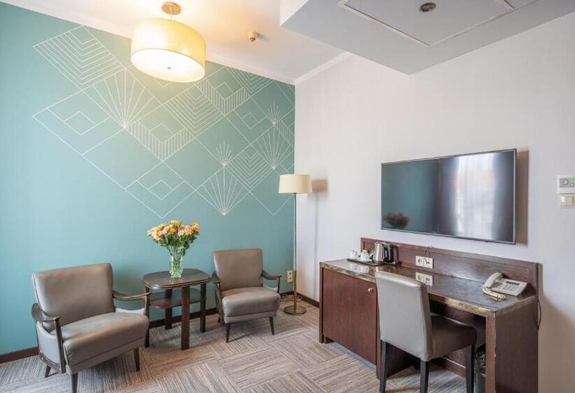 小型套房, Europeum