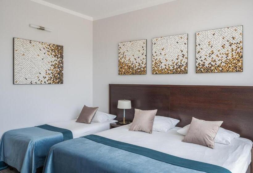 三人经典房间, Europeum