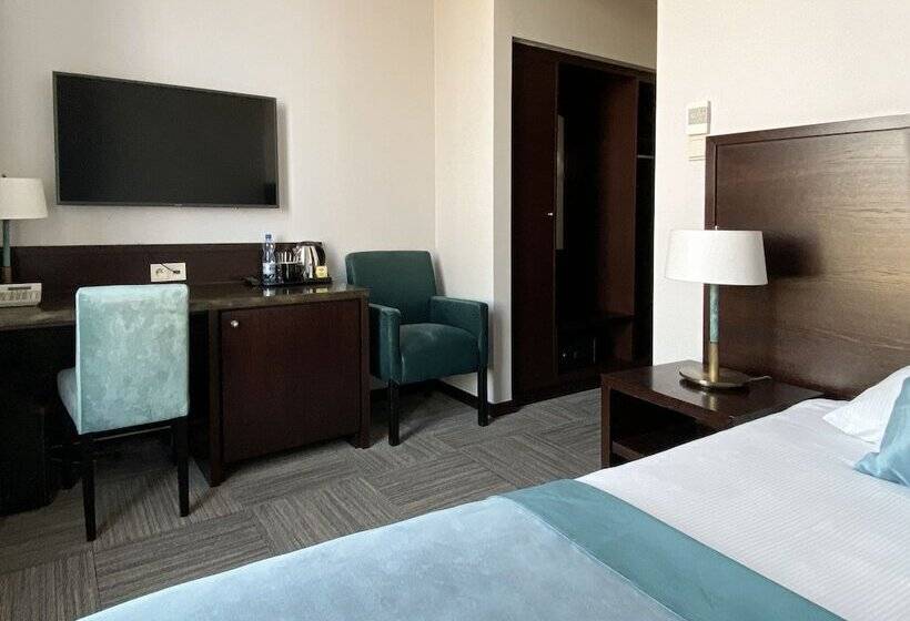 经典单人间, Europeum