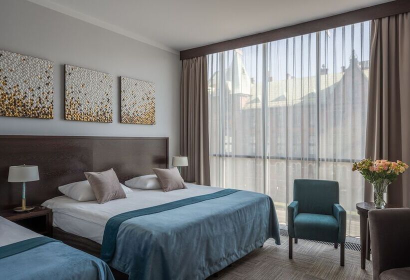 三人经典房间, Europeum