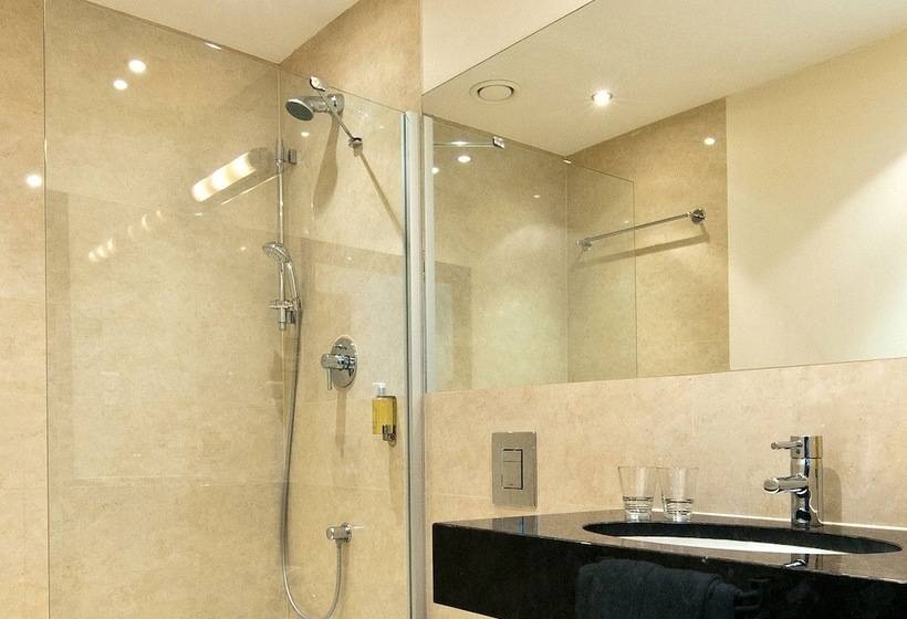 三人经典房间, Europeum