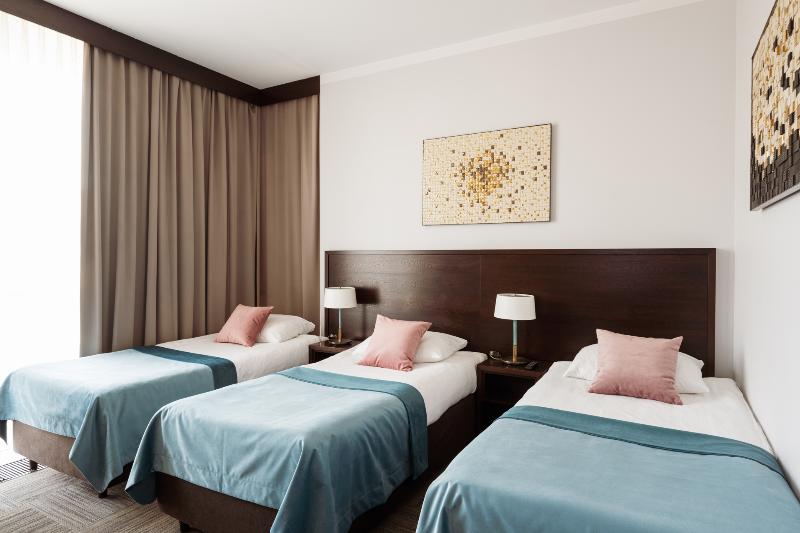 三人经典房间, Europeum