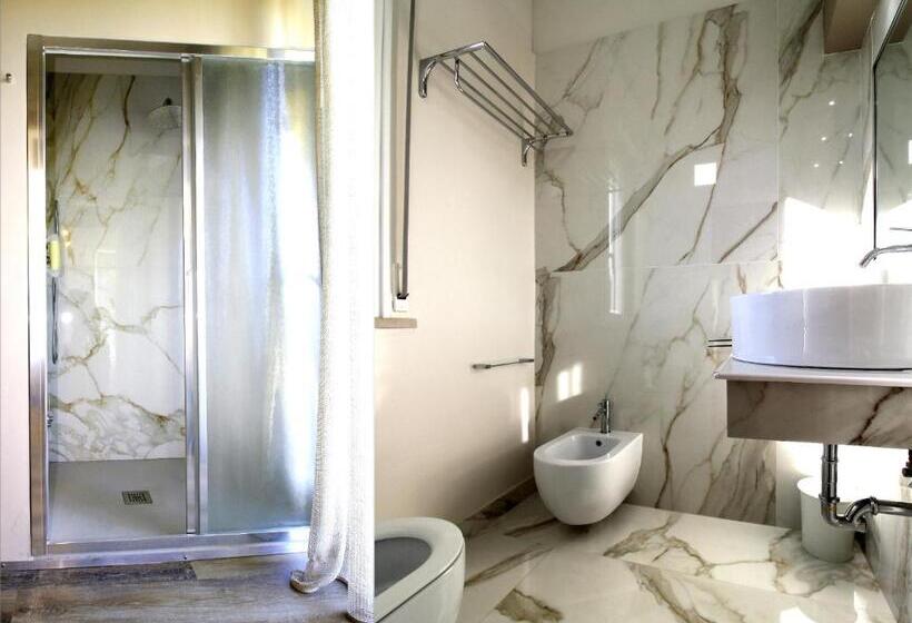 Camera Quadrupla Deluxe, Fabrizio