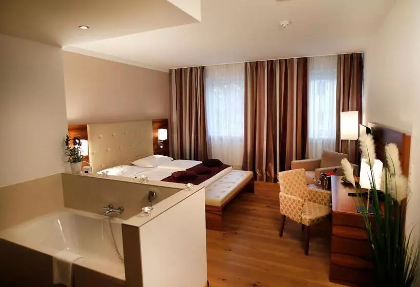 سوییت جونیور, Feichtinger Graz