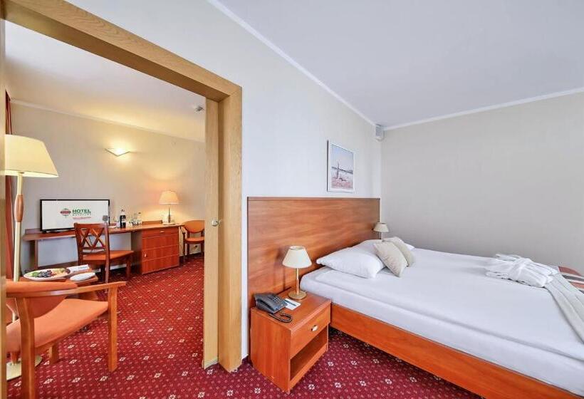 شقة غرفة واحدة, Gromada Warszawa Centrum