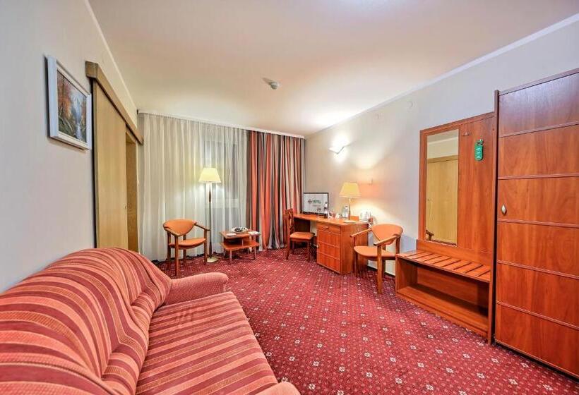 شقة غرفة واحدة, Gromada Warszawa Centrum