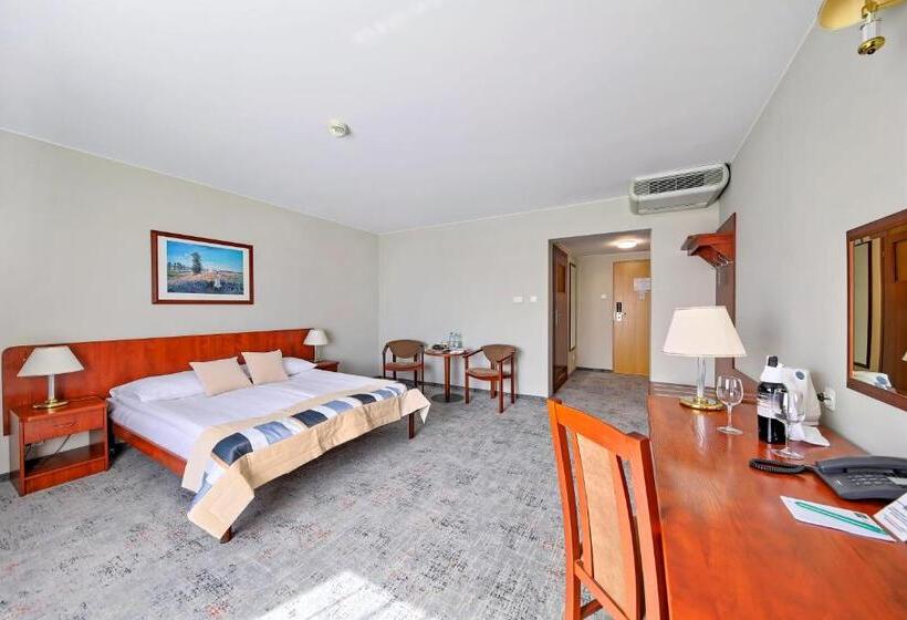 غرفة بيزنس, Gromada Warszawa Centrum