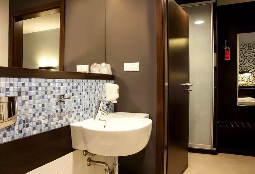 Standard-huone, Hotton