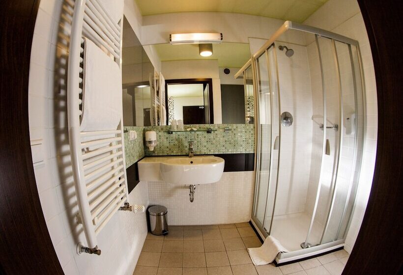 Номер Стандарт, Hotton