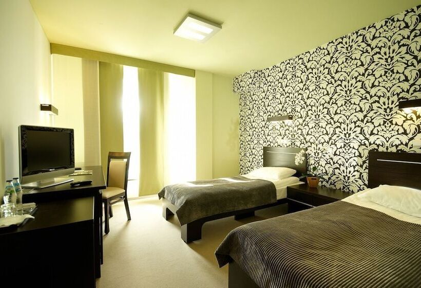 Номер Стандарт, Hotton