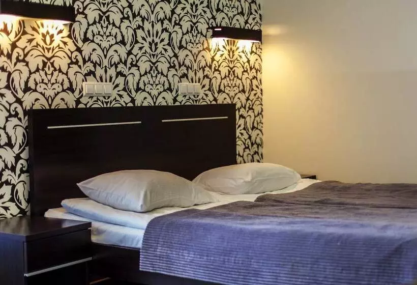 Standard Kolmen Hengen Huone, Hotton