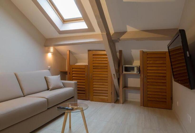 סוויטת פנטהאוז, Jean Moët