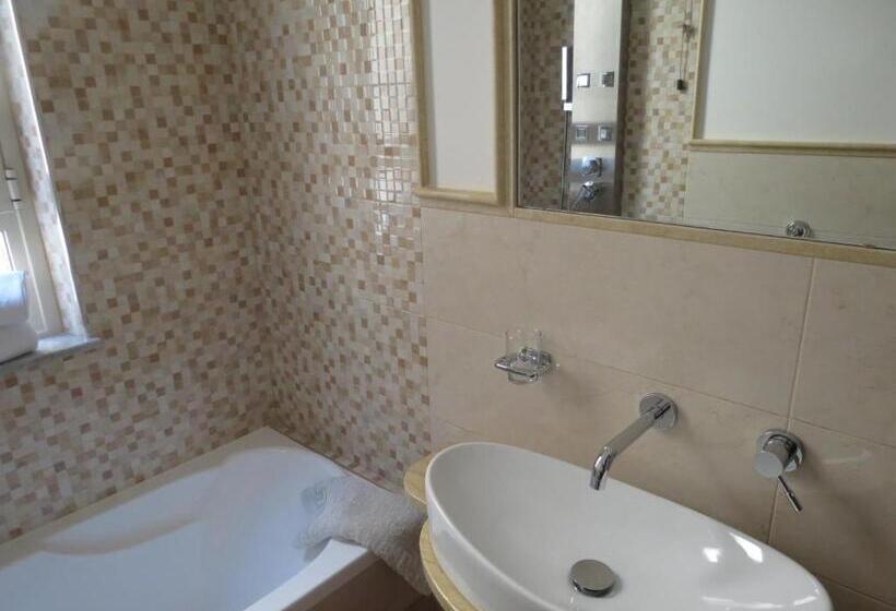 컴포트 룸, La Giara