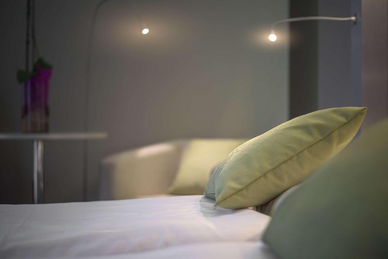 이코노미 룸, La Giara