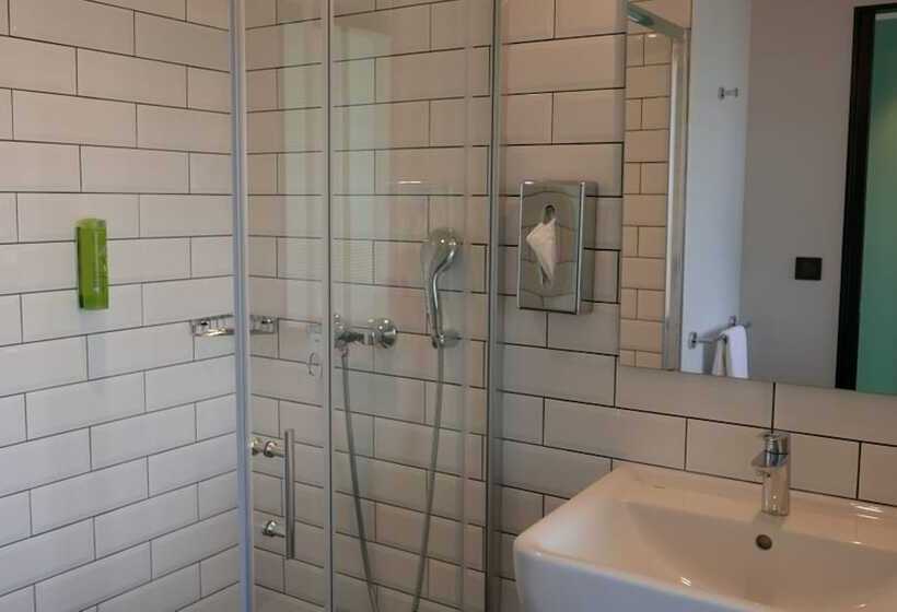 غرفة قياسية, Le Cardinal  Belleileenmer