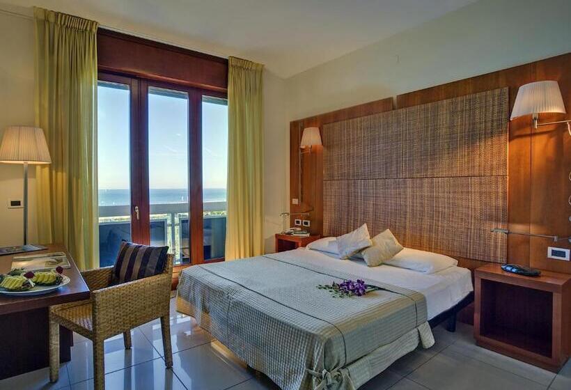 海景标准间带阳台, Le Tegnue