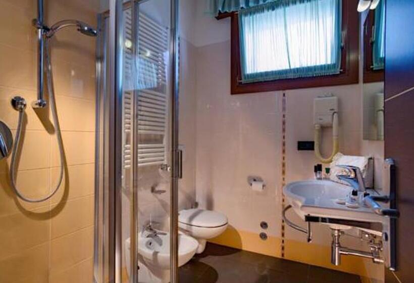 海景标准间带阳台, Le Tegnue