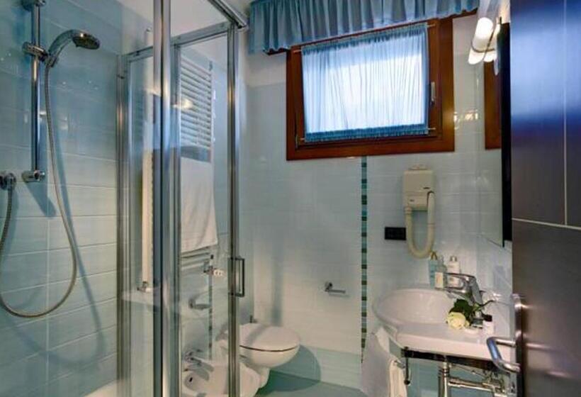 标准间, Le Tegnue