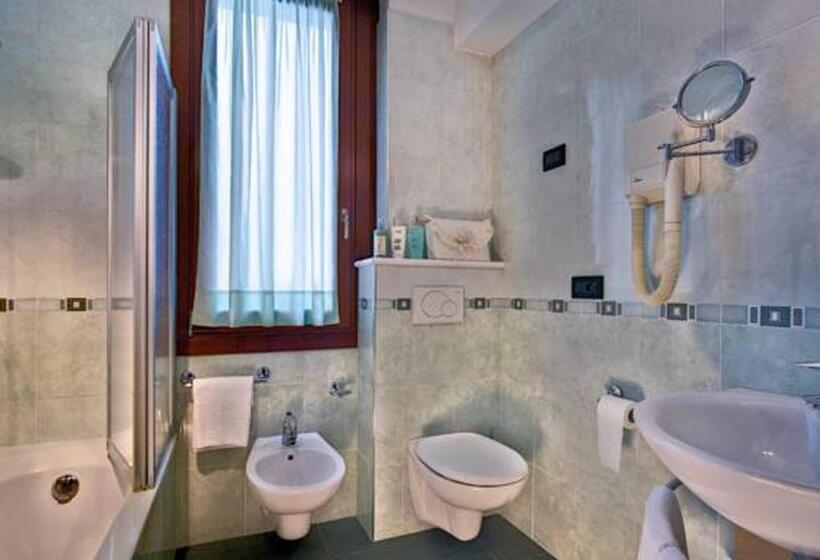 带露台的高档房间, Le Tegnue