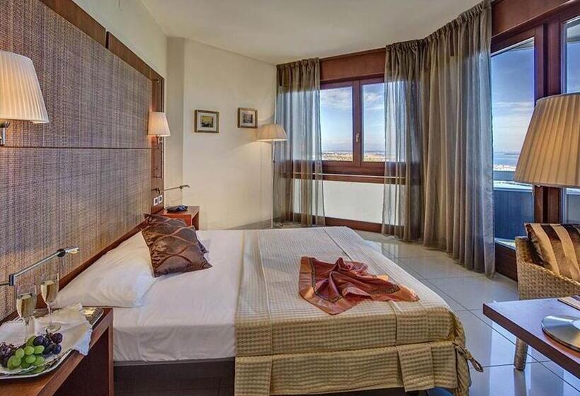 带露台的高档房间, Le Tegnue