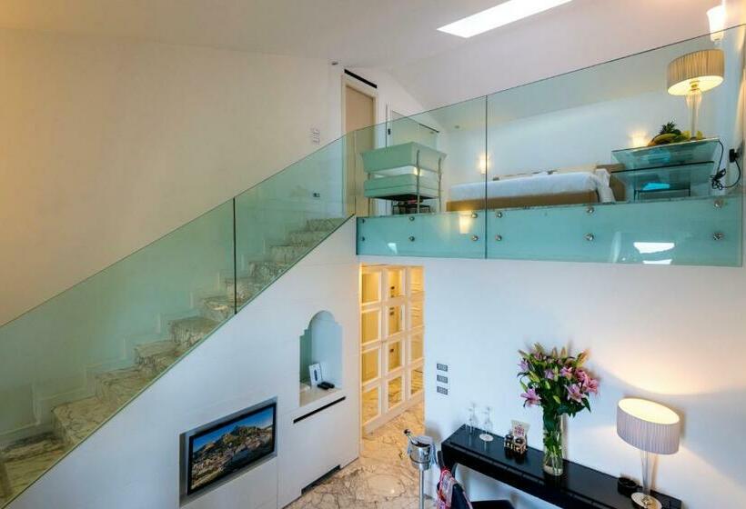 オーシャンビュースイート, Metropole Taormina