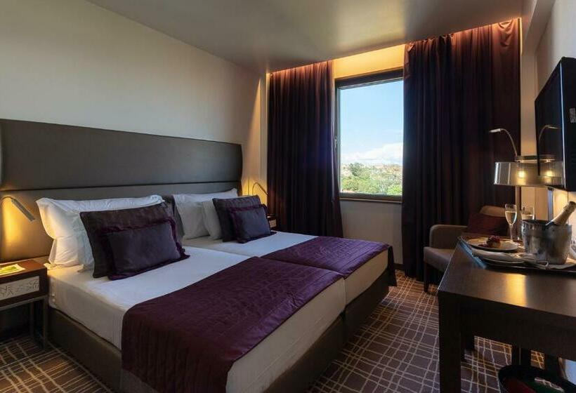 اتاق استاندارد, Neya Lisboa