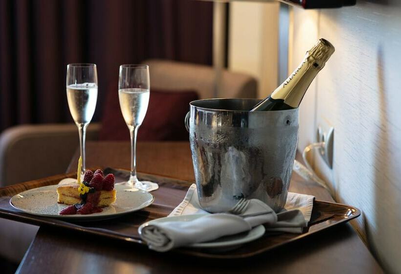 اتاق استاندارد, Neya Lisboa