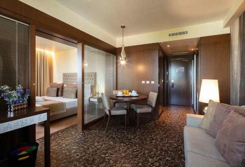 سوییت, Neya Lisboa