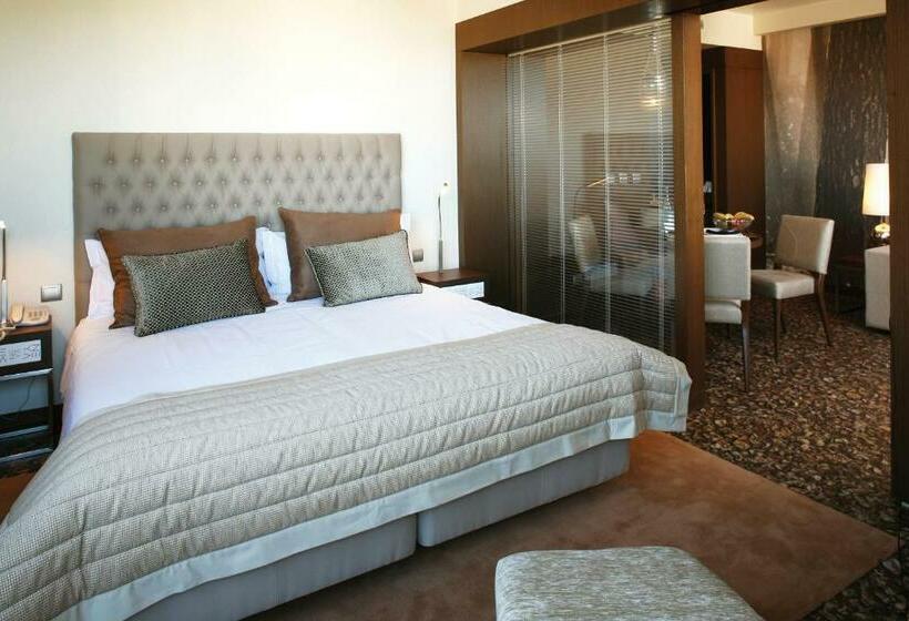 سوییت, Neya Lisboa