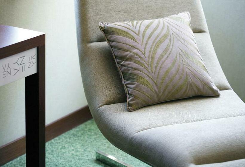 سوییت, Neya Lisboa