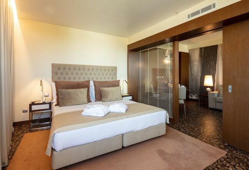 سوییت, Neya Lisboa