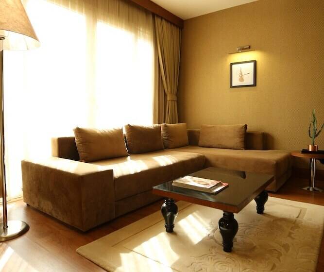 Люкс, Riva Reşatbey Luxury