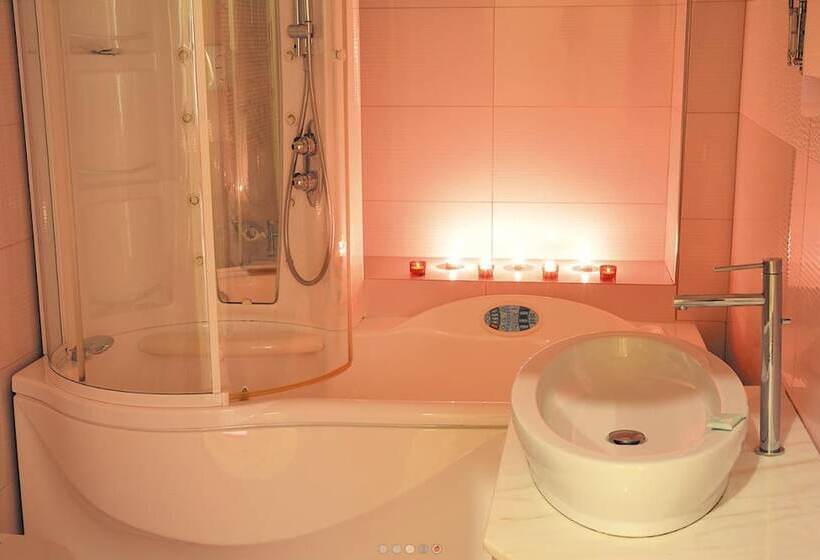 جناح جونيور, S