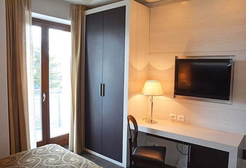 غرفة قياسية لذوى الاحتياجات الخاصة, S